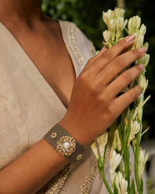 Golden Bloom Mesh Bracelet
