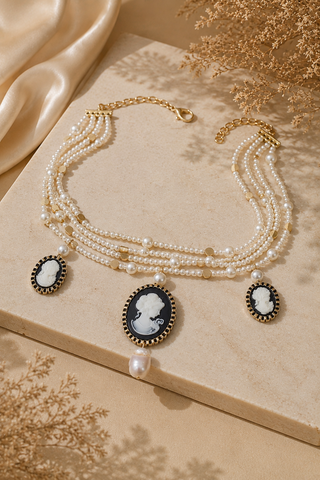 Duchess Diaries Necklace