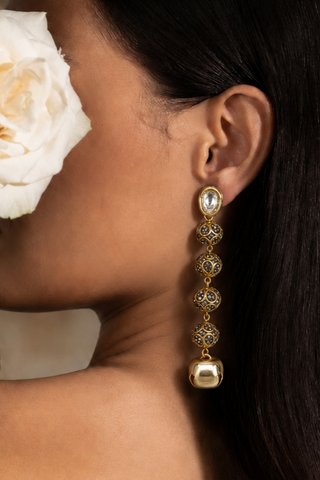 Hina Khan In Black diamond Mehfil Earrings