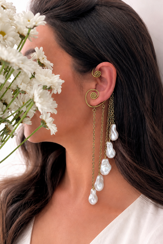 Chandelier Pearl Earcuff