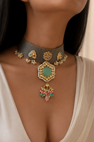 Rang Barse Kundan Choker