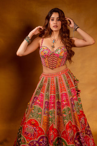 Jhanvi Kapoor In Nazrana Haathphool