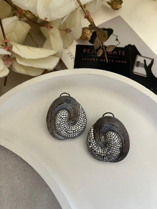 Kriti Sanon In The Grey Swirl Affair Earrings