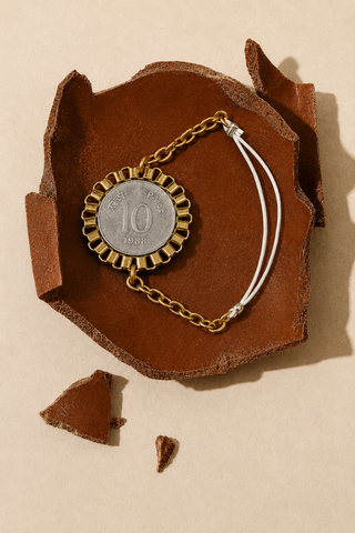 10 paisa golden earcuff