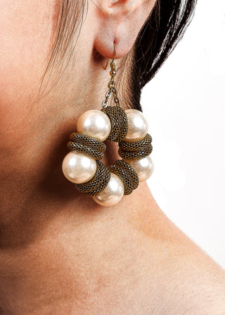 Neckflix & Pearls Earrings