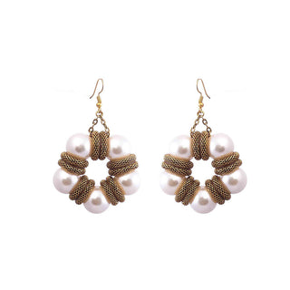Neckflix & Pearls Earrings