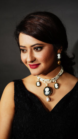 Duchess Diaries Necklace
