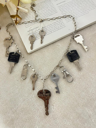 Jacqueline Fernandez In Open Sesame Necklace