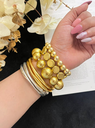 Anjani Dhawan In Gold Pearl Bracelet