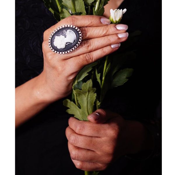 SILVER VICTORIAN FINGER RING (RJR496)