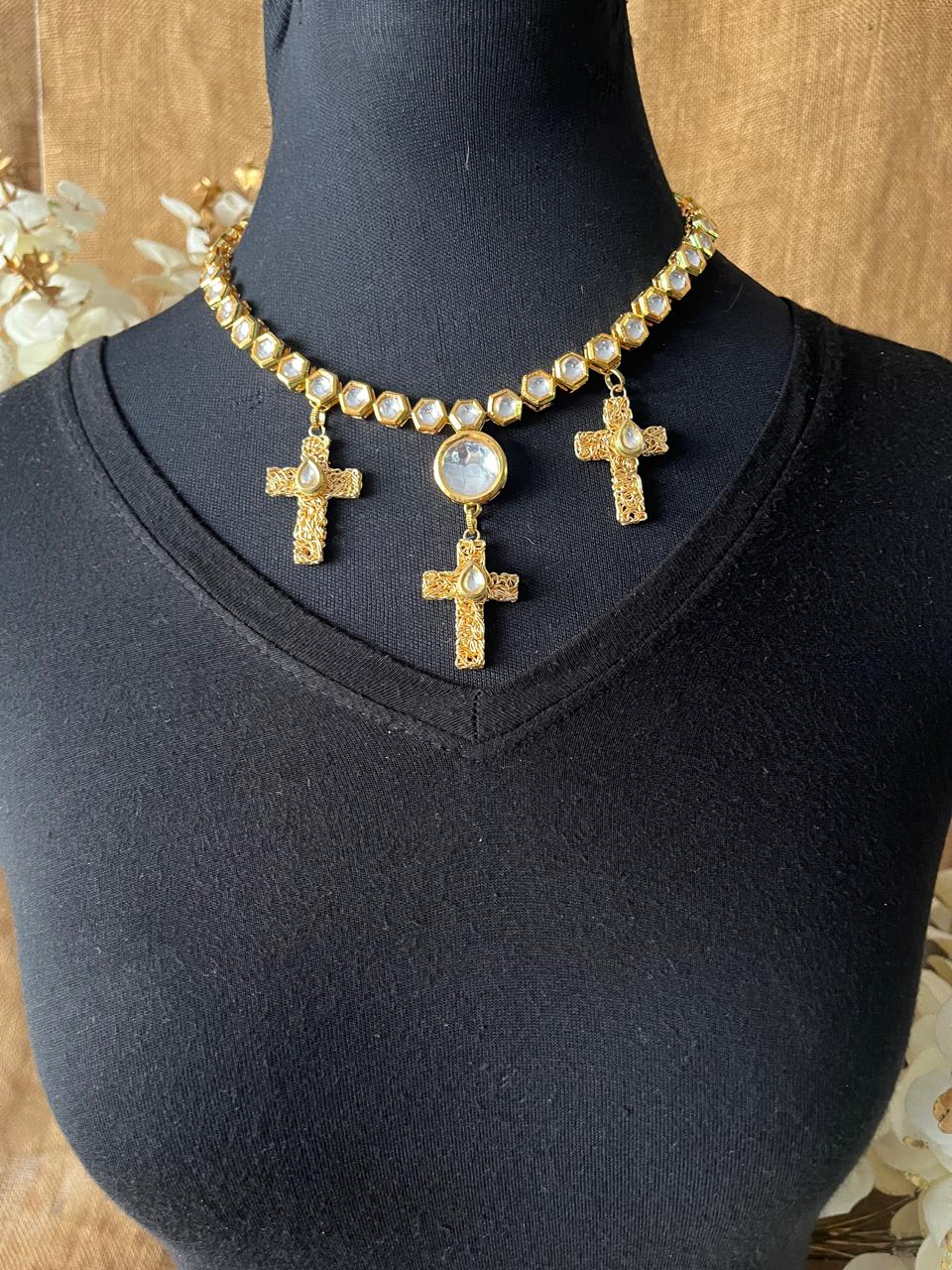 Cross And Kundan Modern Dulhan Choker (RJN2198) - Image 4